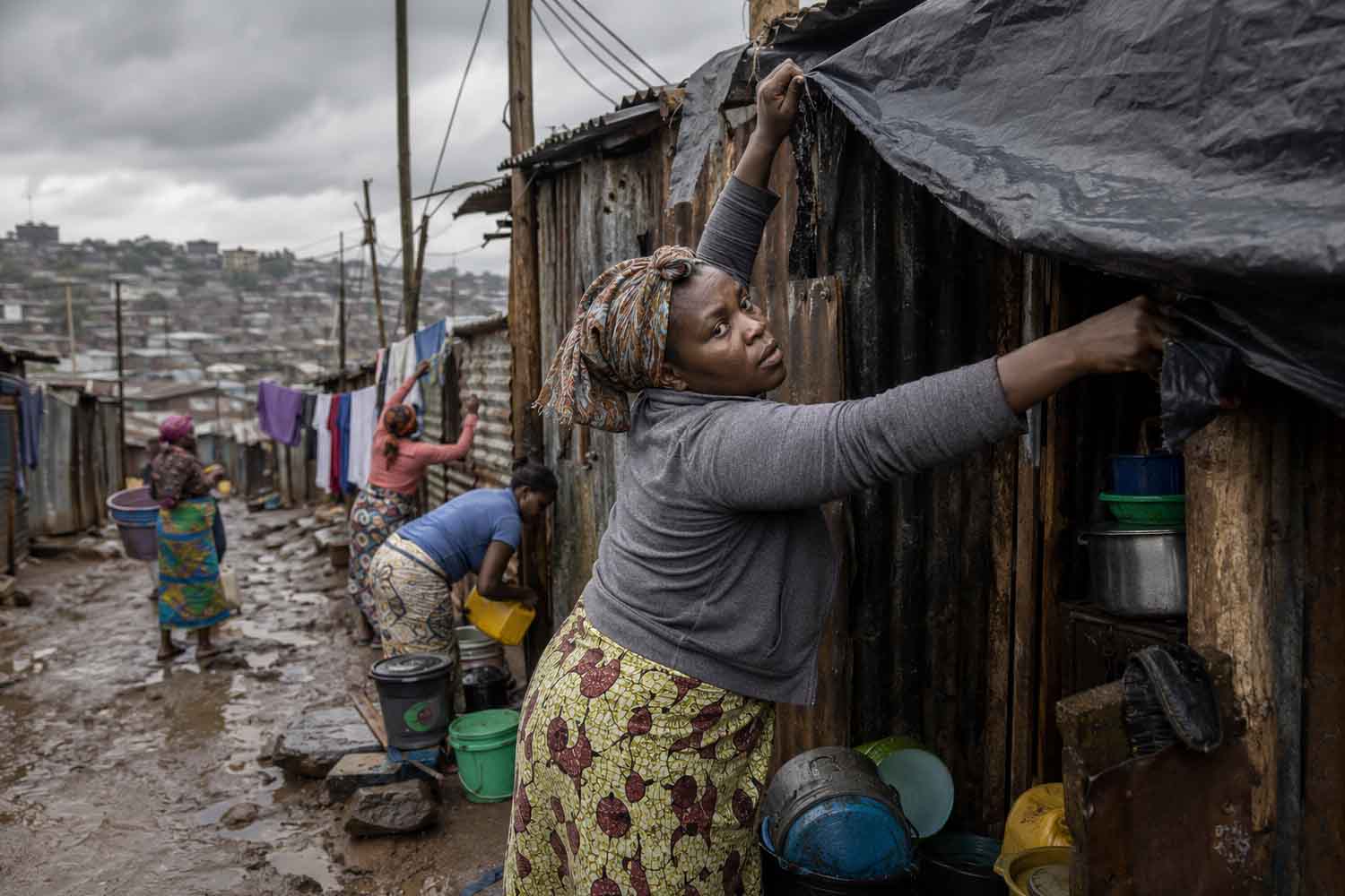 À Nairobi, les femmes maintiennent debout les taudis et les quartiers face aux inondations et à la chaleur extrême