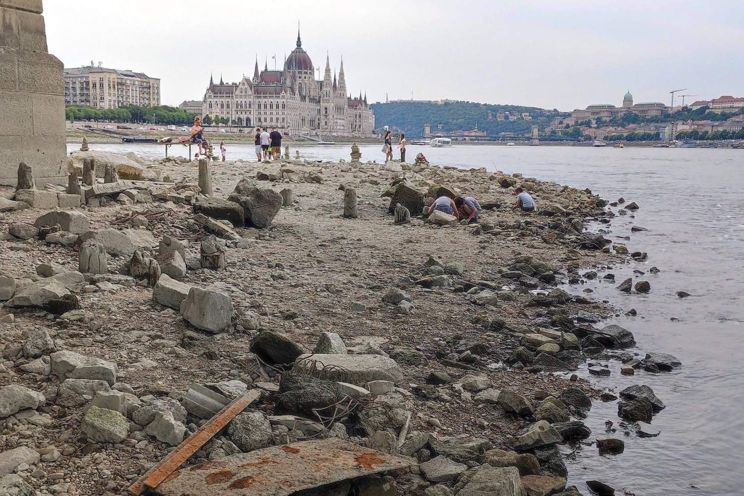 Le Danube se dessèche : niveaux d’eau proches du record historique, croisières interrompues et tourisme en crise à cause de la sécheresse
