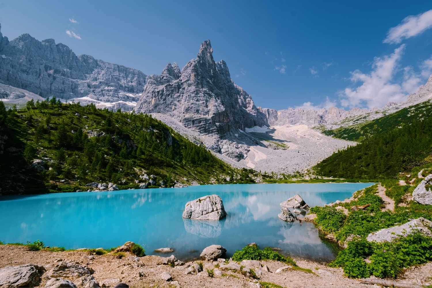 Pourquoi une seule baignade dans les lacs de montagne met en danger l’écosystème