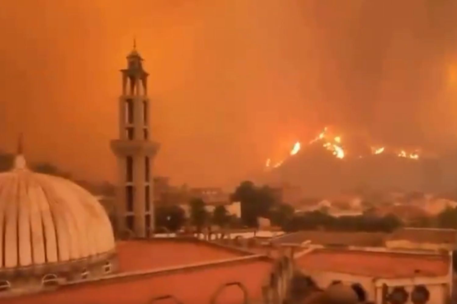 Algérie: près de 200 incendies, environ 70 morts et des dizaines de blessés graves