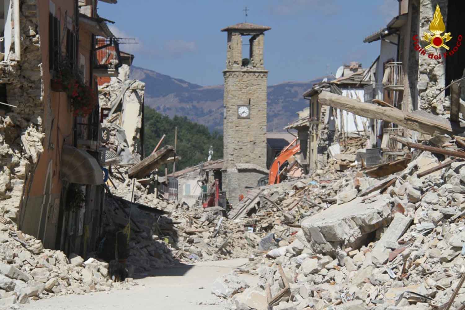 Amatrice, dix ans après le tremblement de terre: la reconstruction reste une promesse inachevée, où en sommes-nous ?