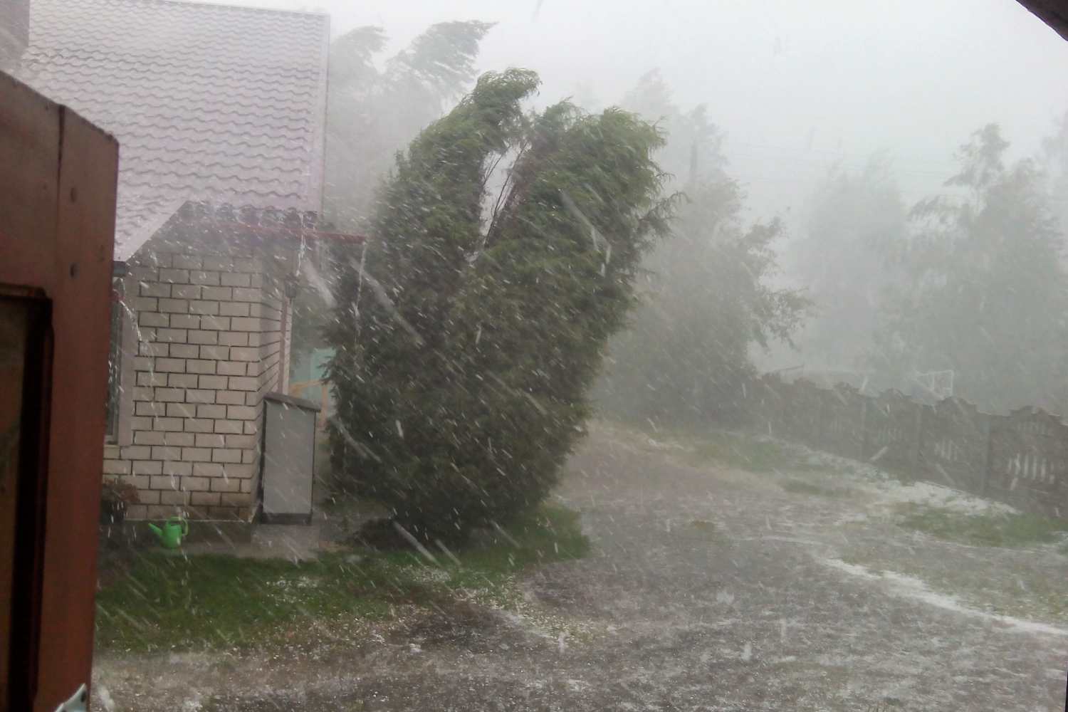 Chaleur extrême : orages et fortes chutes de grêle dans le Nord, Milan en alerte météo