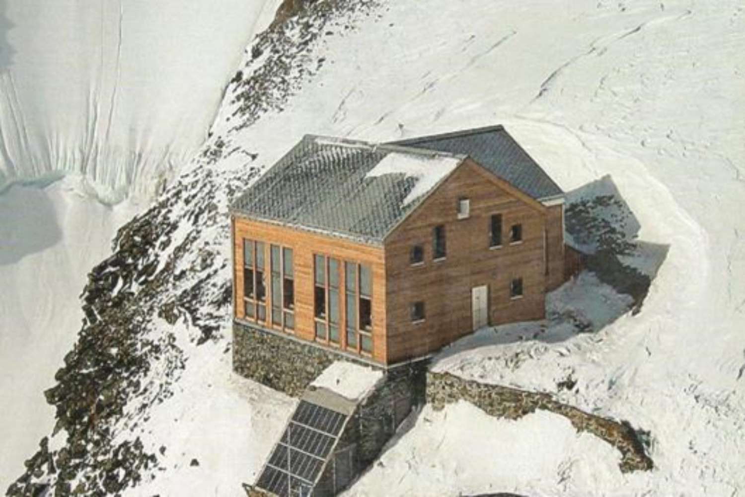 Fermé en raison de la chaleur anormale : le refuge le plus haut de Lombardie à 3600 mètres