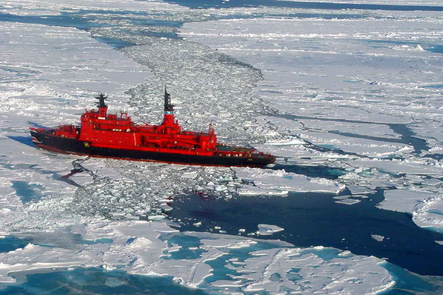 Recongeler l'Arctique : est-ce vraiment possible ? Une startup britannique tente l'expérience grâce à des drones sous-marins