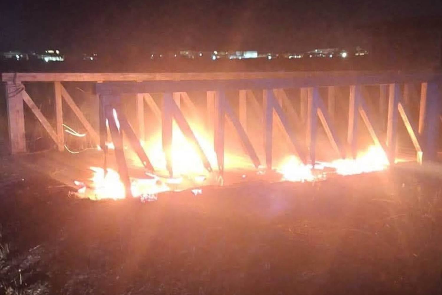 Incendie volontaire dévaste la réserve naturelle expropriée à la Camorra, flammes dans l’Oasi Lipu Soglitelle : « un miracle est parti en fumée »