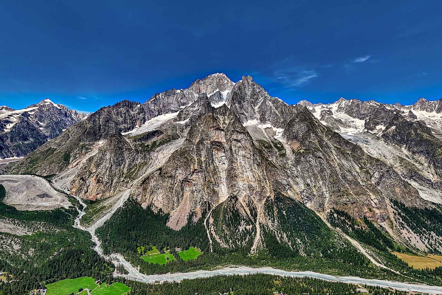Mont-Blanc plus haut de près de deux mètres par rapport à 2023 (mais la raison n'est pas celle que vous imaginez)